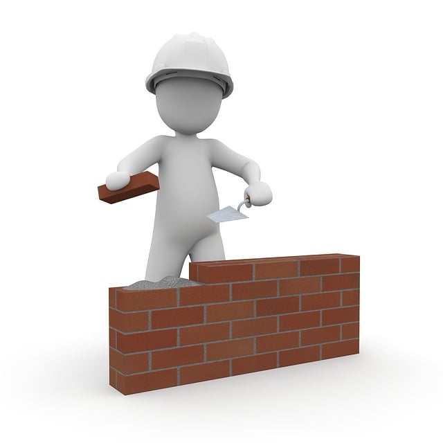 Bonhomme faisant des travaux